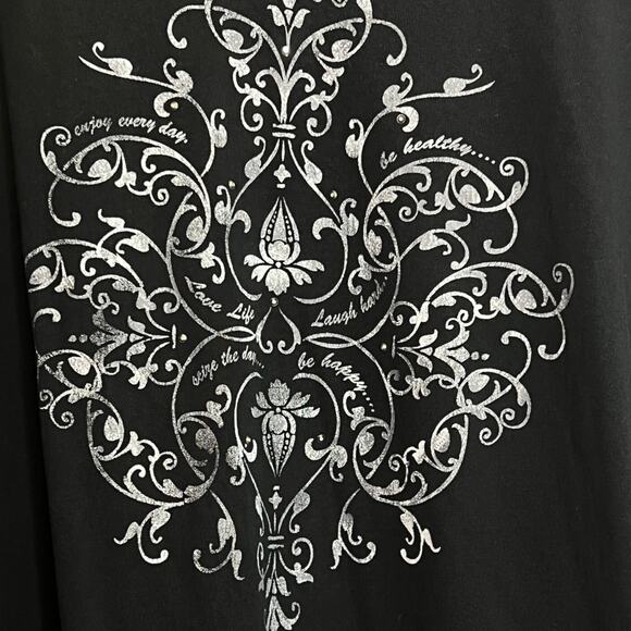 Catherines Womens V-Neck Top 2X Black Silver Foil Floral Script Cotton Tee - Picture 2 of 10